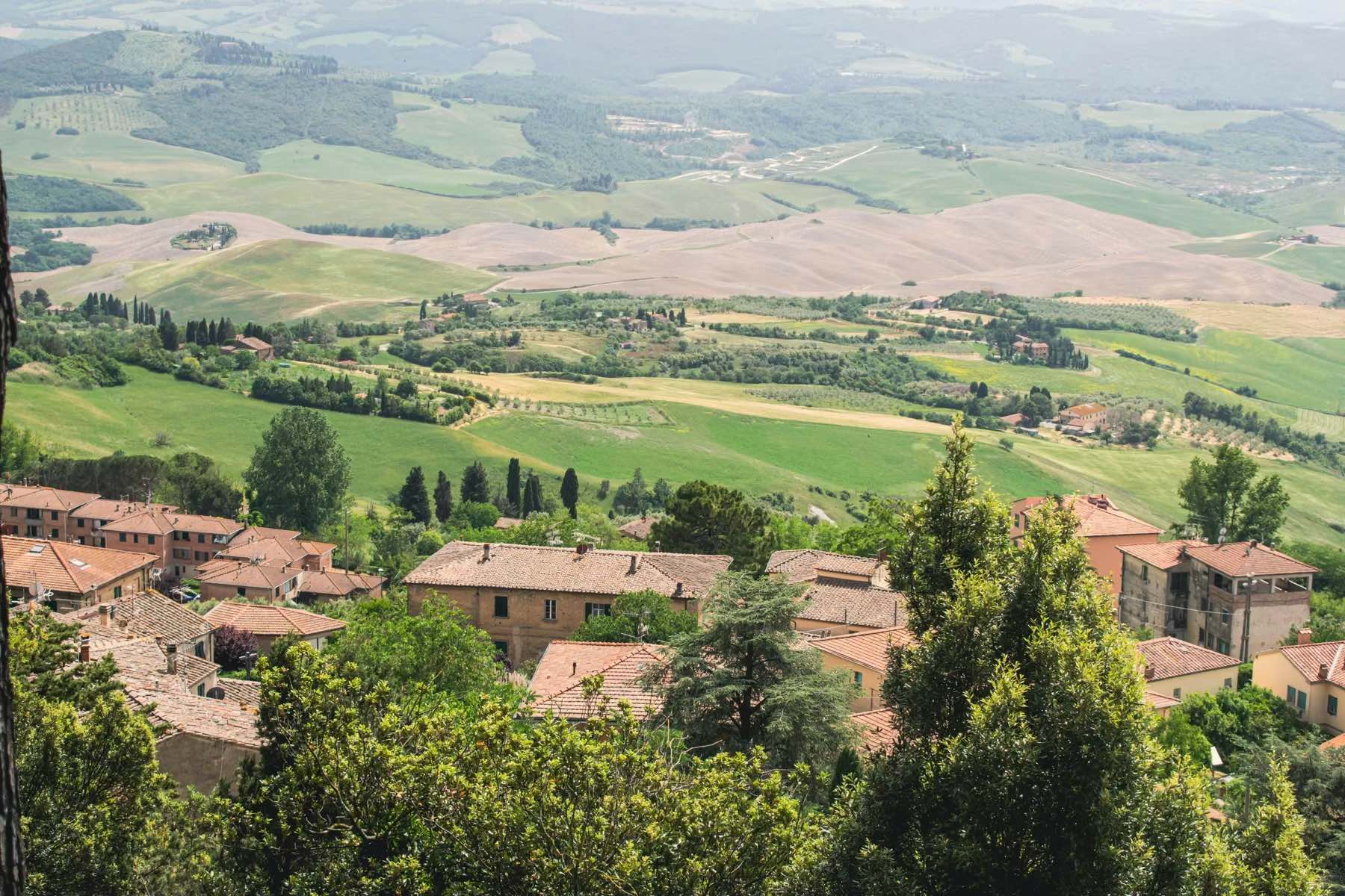Paese panoramico sulle colline dell'Abruzzo